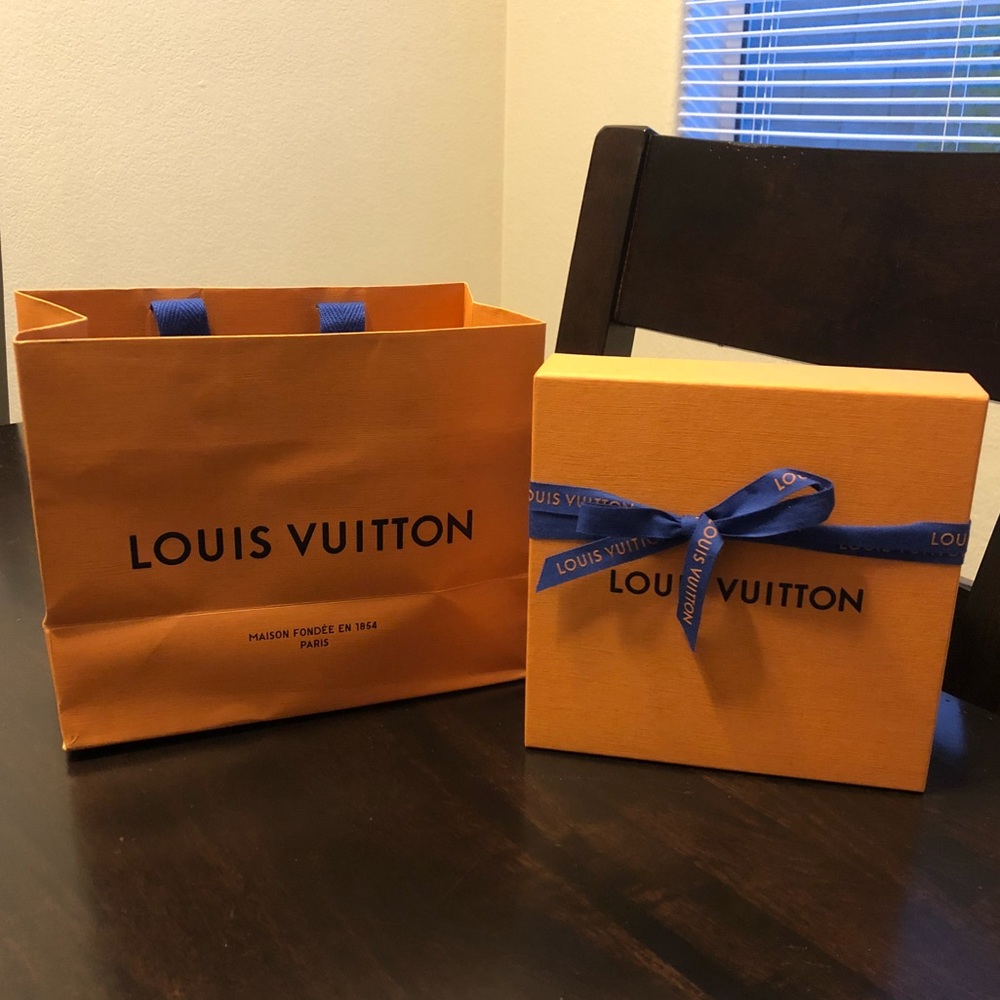 COPY - Louis Vuitton gift bag and gift box